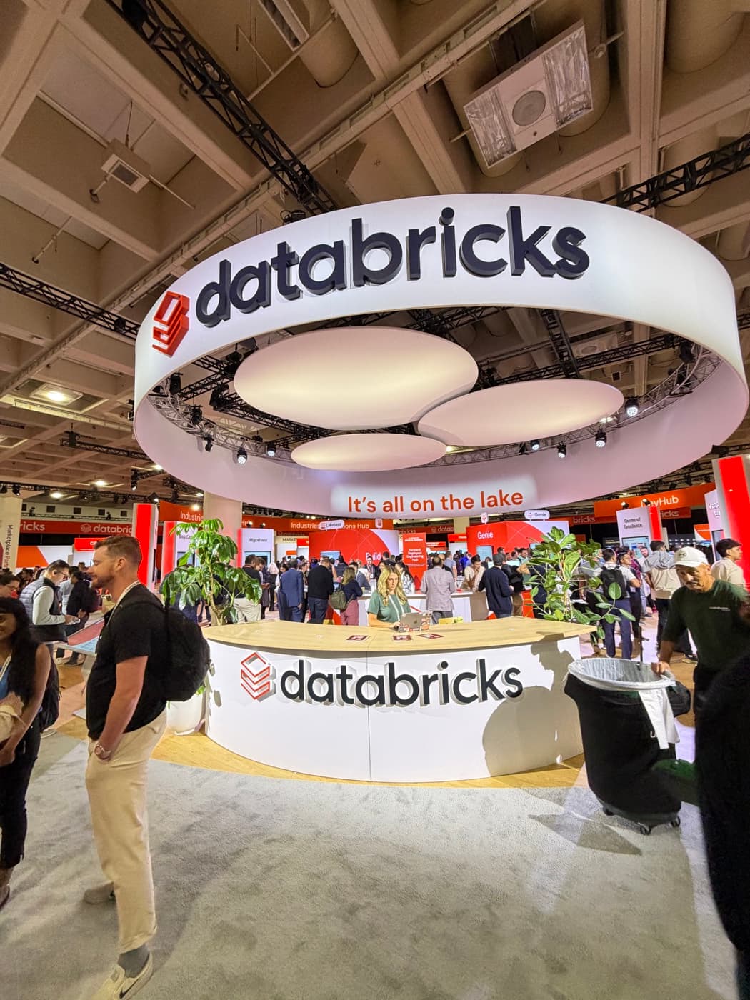 Estande da Databricks no Data + AI Summit